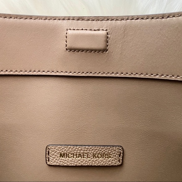 NWT Large Michael Kors Bucket Bag - Picture 6 of 8